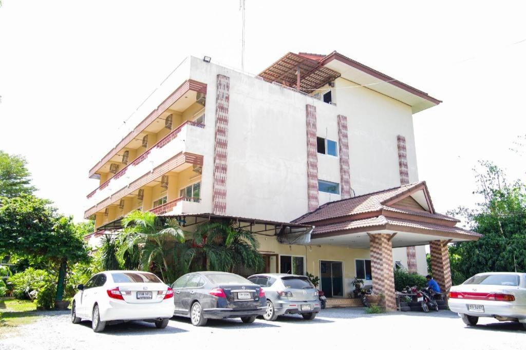 Oyo 384 Ban Sabaidee Otel Phra Nakhon Si Ayutthaya Dış mekan fotoğraf